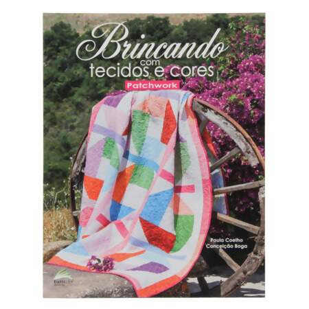 Livro Brincando com Tecidos e Cores 