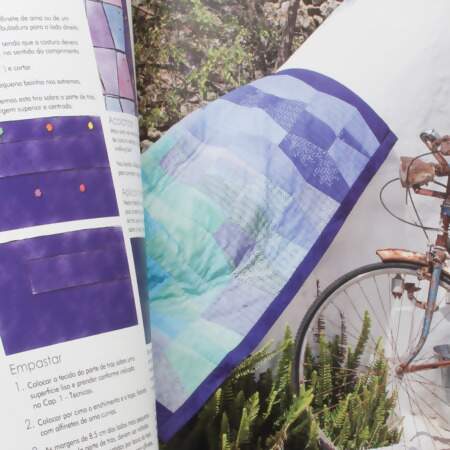 Livro Brincando com Tecidos e Cores 