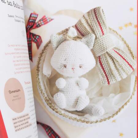 Livro Poupées e Amigurumis de Noel so British au Crochet