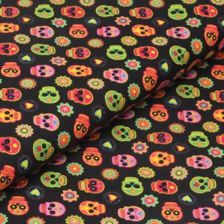 Tecido Patchwork Circulo 351997 2360 Caveiras 0,48x1,46mts