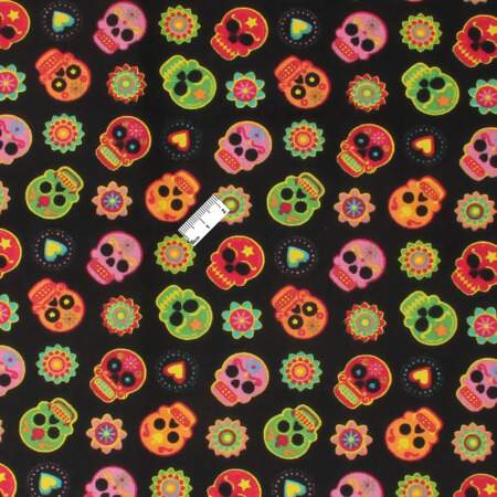 Tecido Patchwork Circulo 351997 2360 Caveiras 0,48x1,46mts