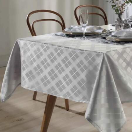 Toalha de Mesa Jacquard Requinte II Quadrada Dohler TJ-4872 1,40x1,40mts