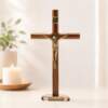 Cruz de Madeira Cilíndrica 26cm de Mesa